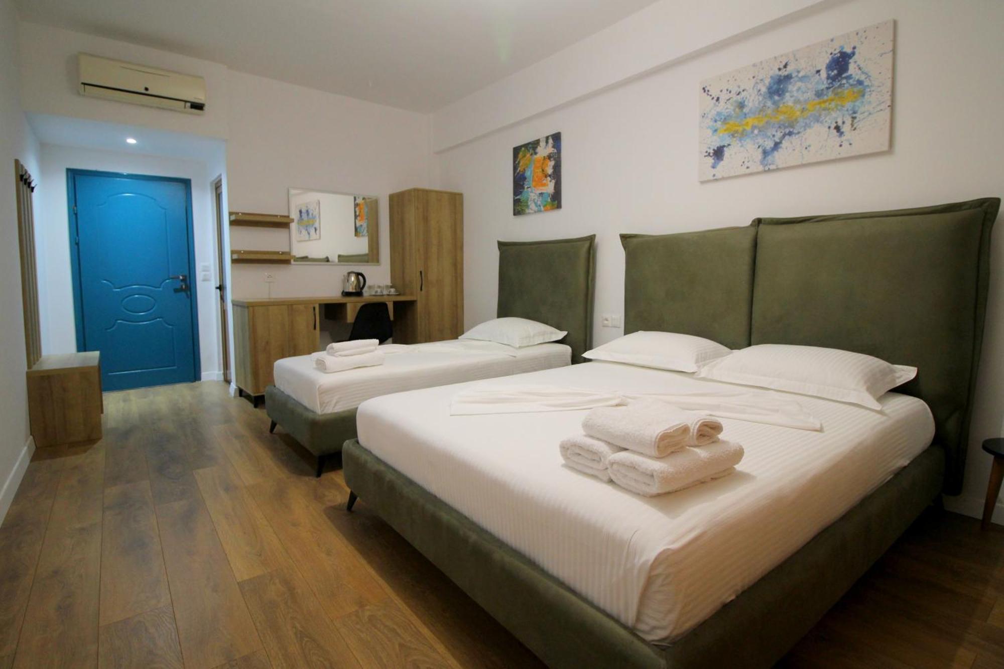Ortus Hotel 2*