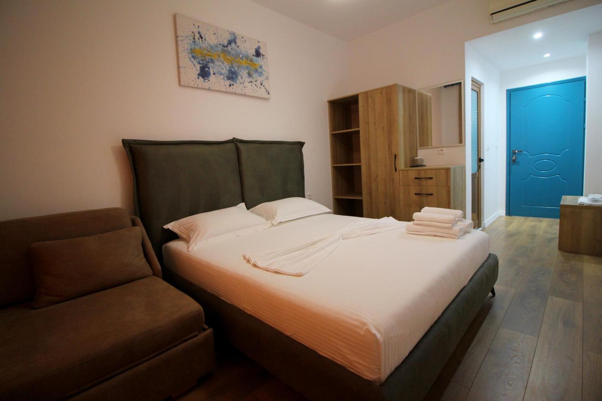 Ortus Hotel 2*