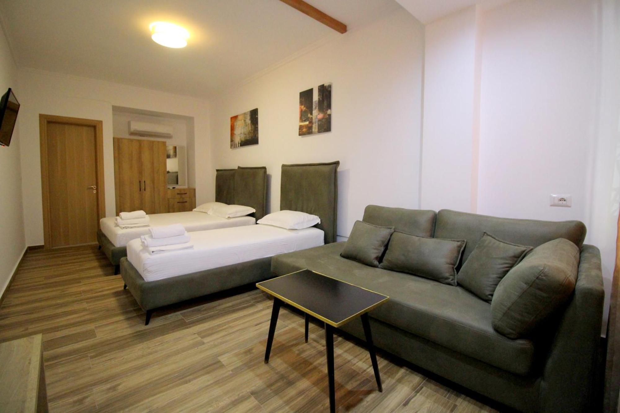 Ortus Hotel 2*